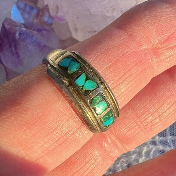 Vintage 60’s Turquoise Chip Handmade Unisex Band Ring - Picture 3 of 9